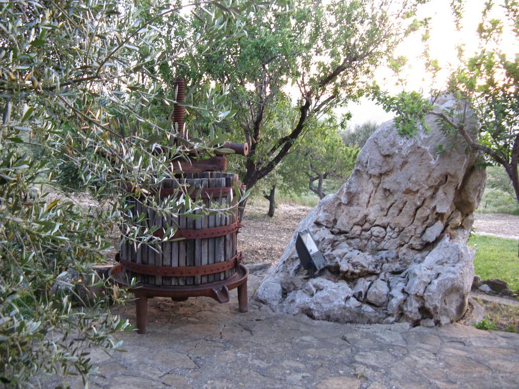 Вилла Crapa Licca Ventimiglia di Sicilia Экстерьер фото
